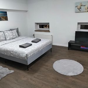 Superior Studio